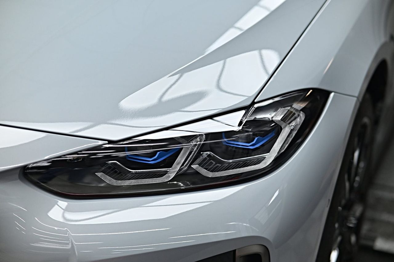 BMW 漆面鍍膜完工與細節實拍 第 2 張（共 7 張）——捷匠淡水旗艦店施工實錄