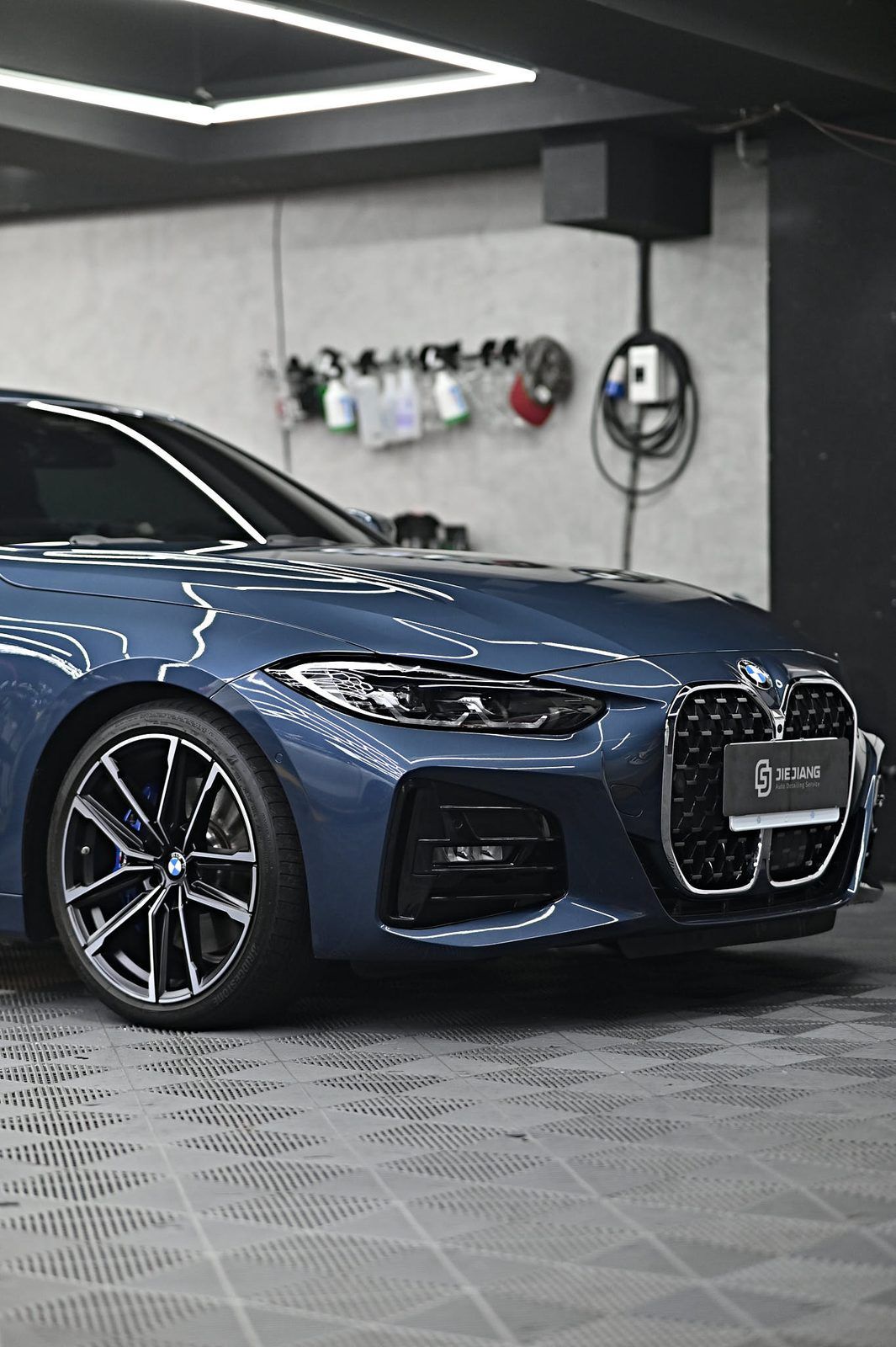 BMW 430i 漆面鍍膜完工與細節實拍 第 2 張（共 7 張）——捷匠淡水旗艦店施工實錄