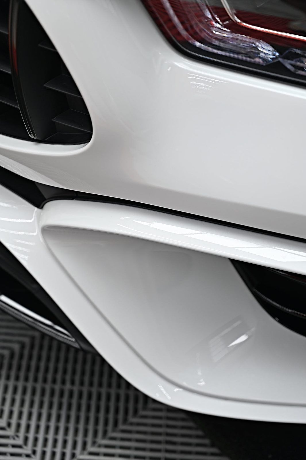 Mercedes-Benz CLA 漆面鍍膜完工與細節實拍 第 7 張（共 7 張）——捷匠淡水旗艦店施工實錄