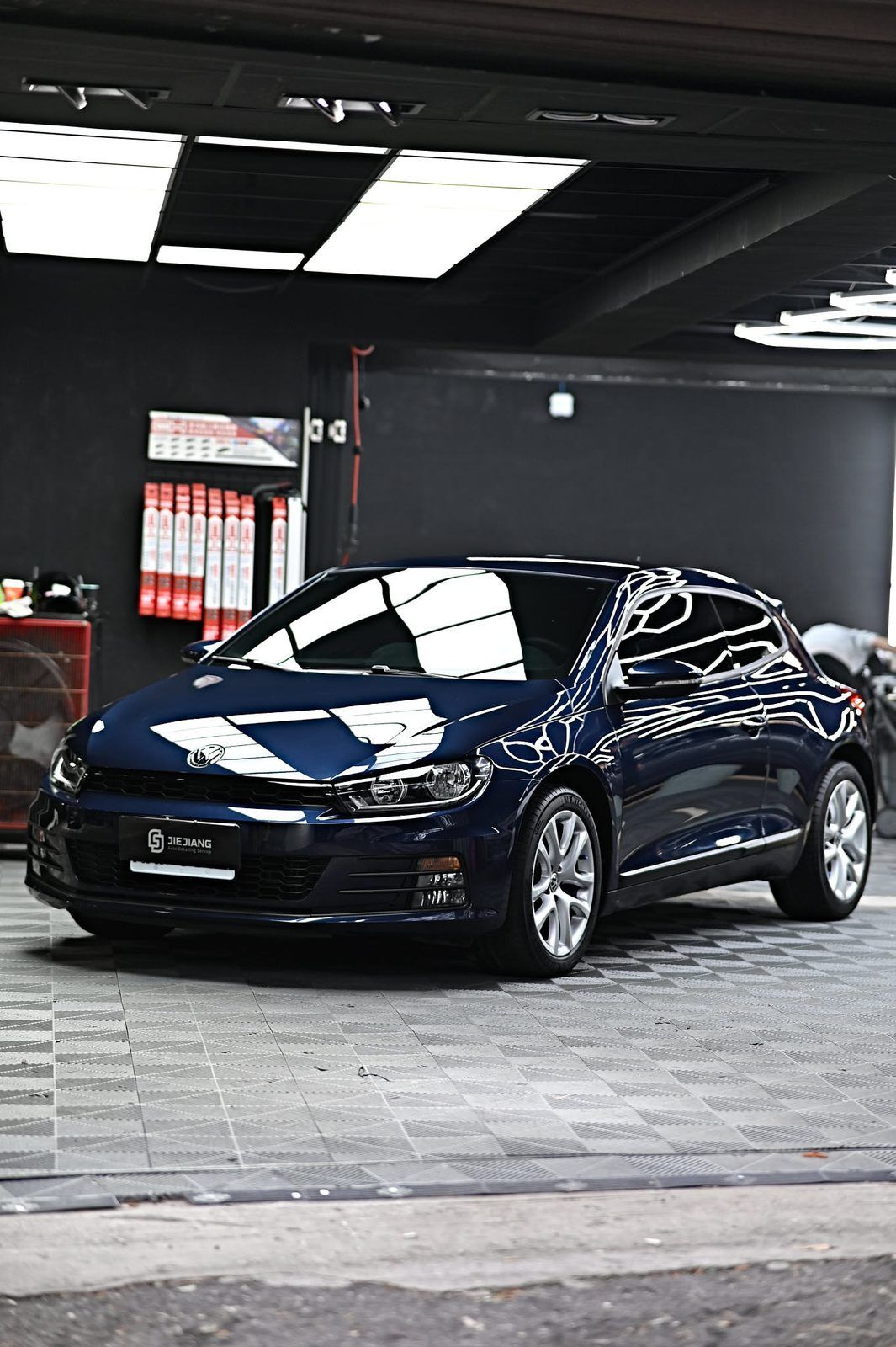 VW Scirocco 漆面鍍膜完工與細節實拍 第 3 張（共 7 張）——捷匠淡水旗艦店施工實錄