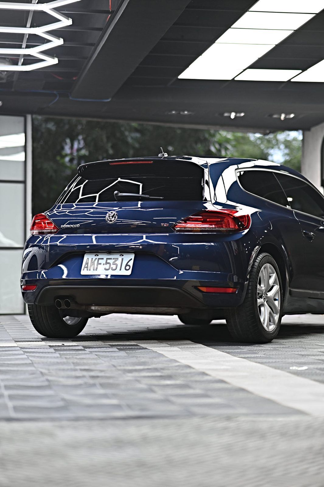 VW Scirocco 漆面鍍膜完工與細節實拍 第 4 張（共 7 張）——捷匠淡水旗艦店施工實錄