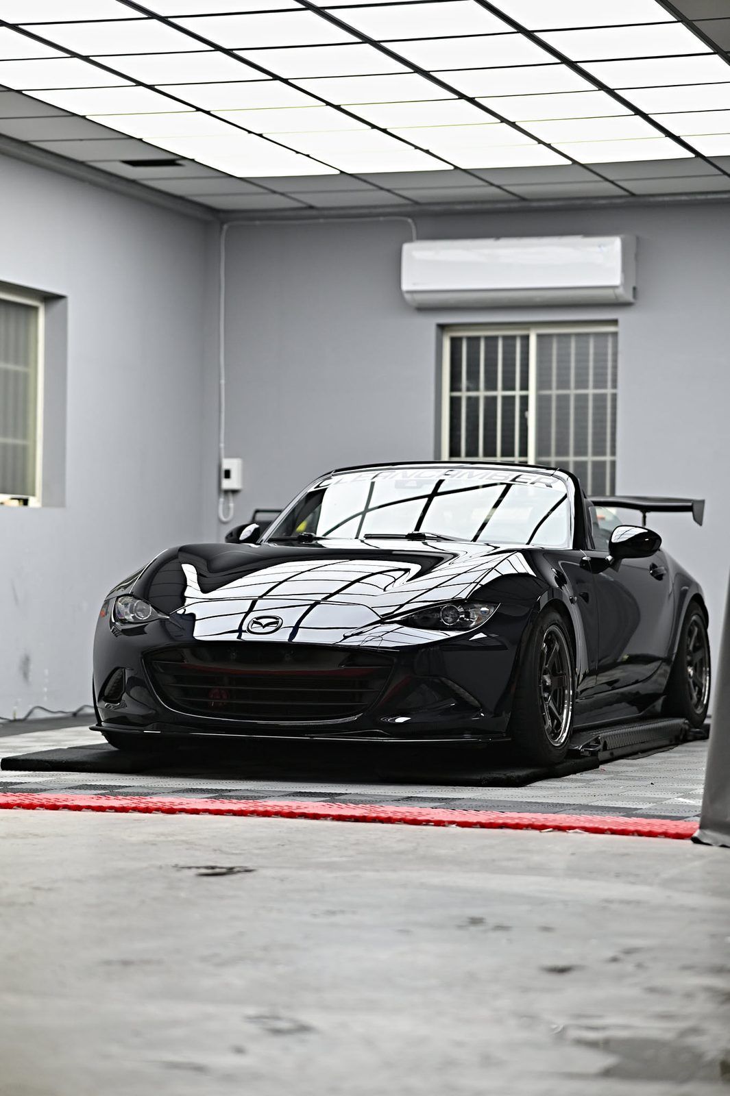 Mazda MX-5 拋光與鍍膜完工與細節實拍 第 5 張（共 7 張）——捷匠淡水旗艦店施工實錄