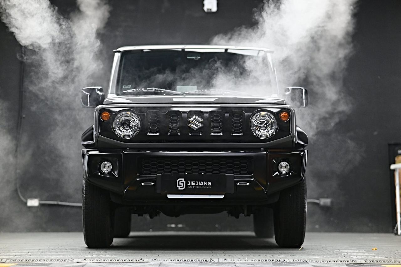 Suzuki Jimny 漆面鍍膜完工與細節實拍 第 1 張（共 7 張）——捷匠淡水旗艦店施工實錄