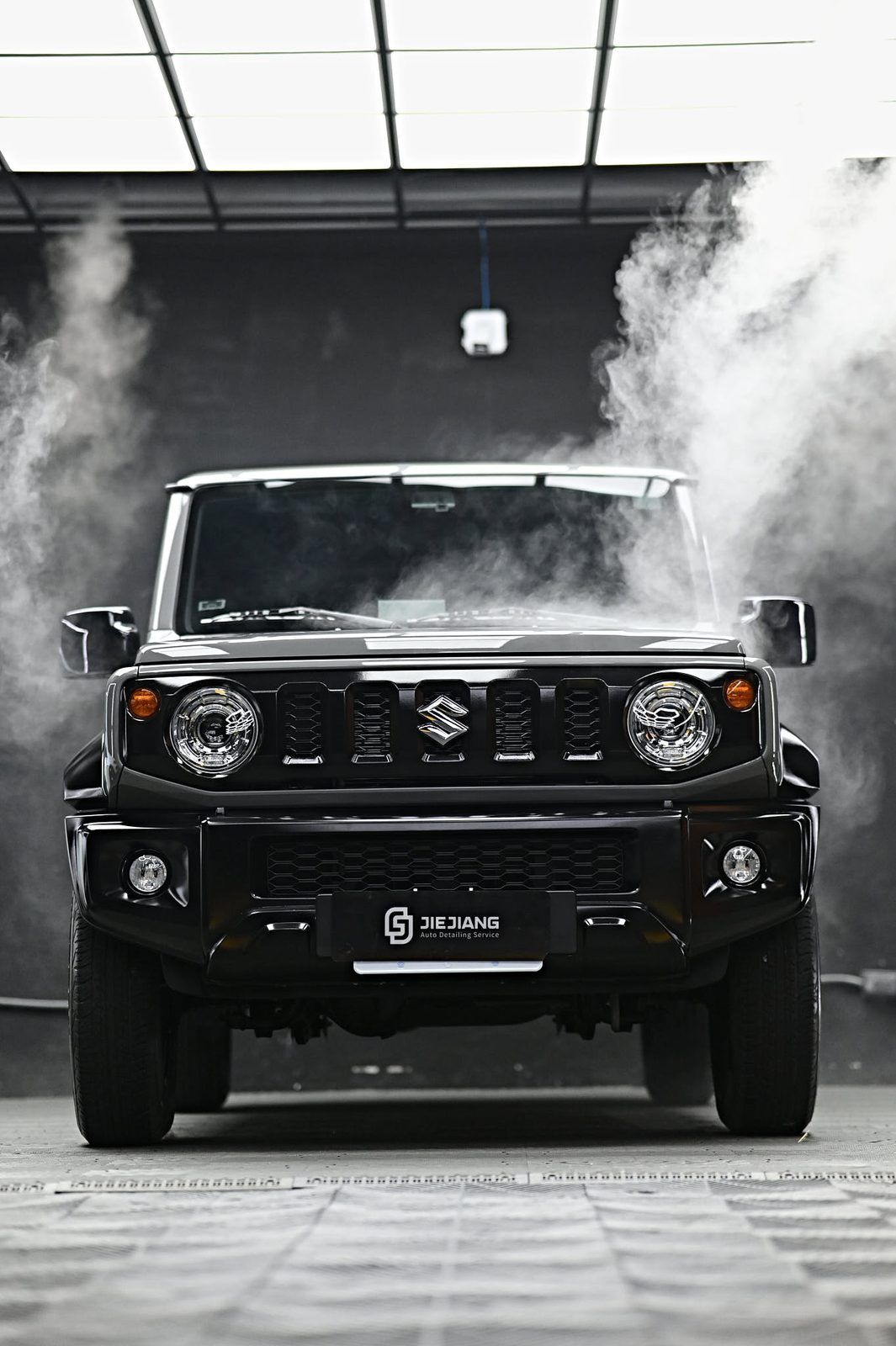 Suzuki Jimny 漆面鍍膜完工與細節實拍 第 4 張（共 7 張）——捷匠淡水旗艦店施工實錄