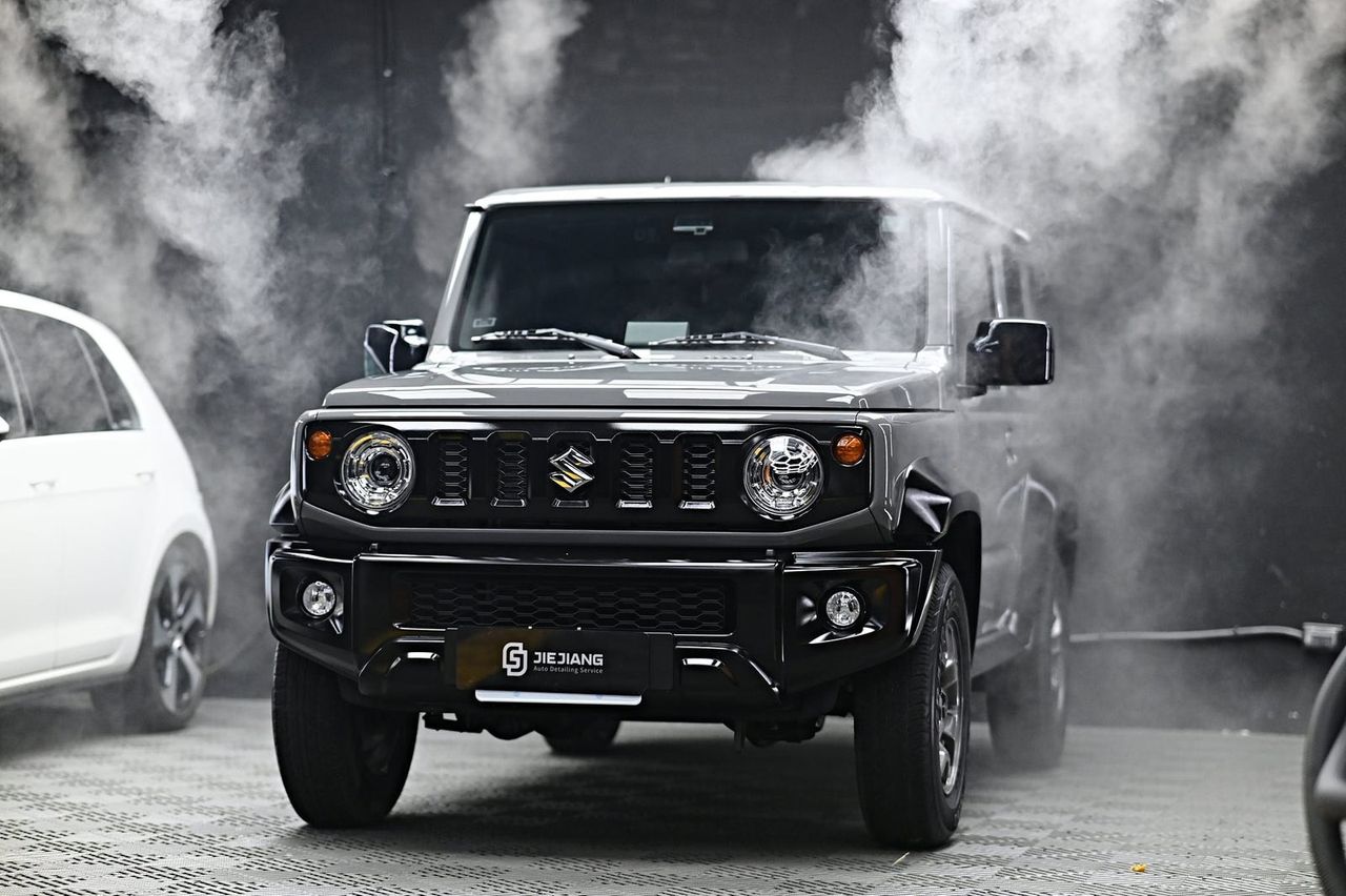 Suzuki Jimny 漆面鍍膜完工與細節實拍 第 5 張（共 7 張）——捷匠淡水旗艦店施工實錄