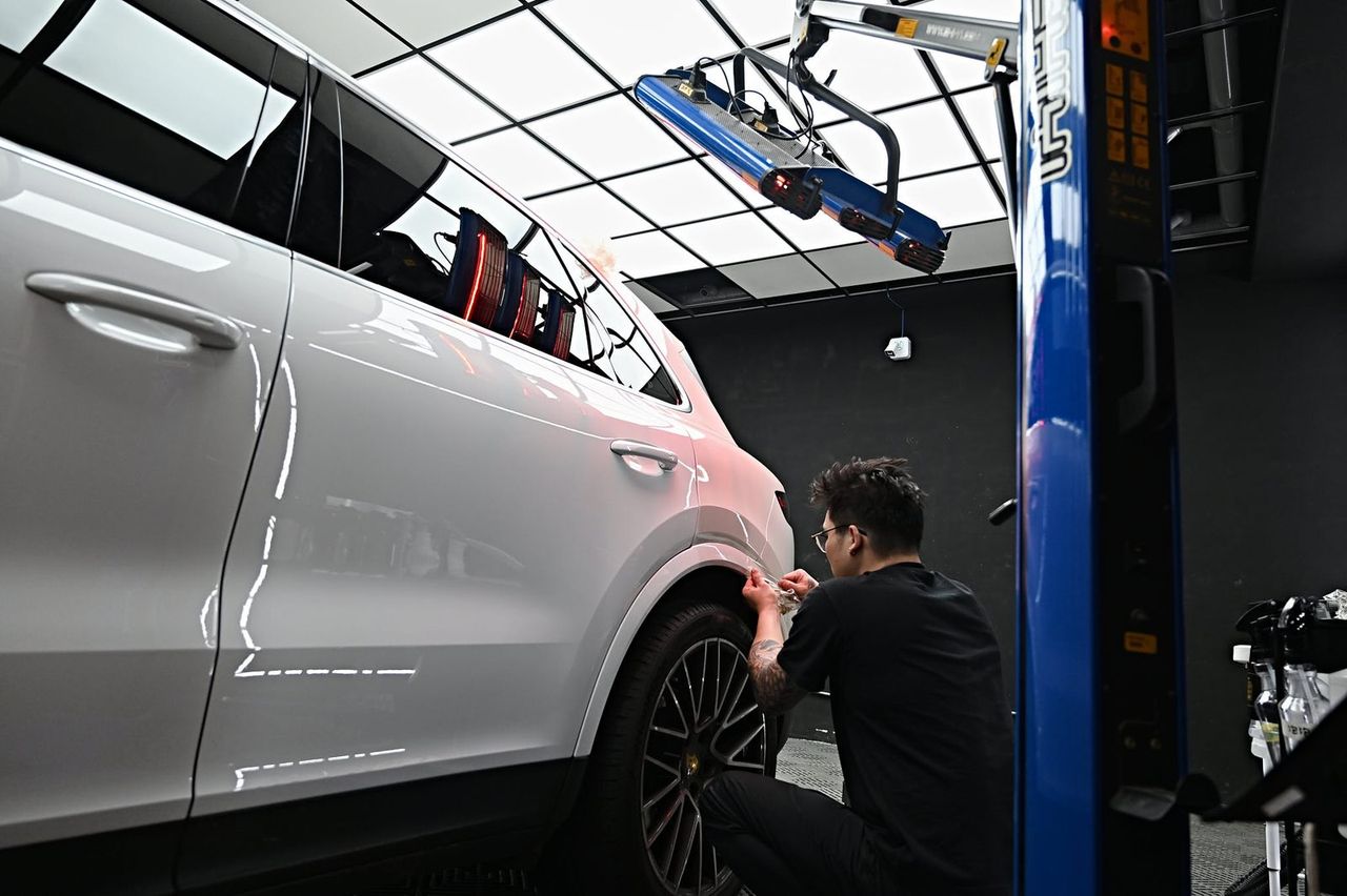 Porsche Cayenne 漆面鍍膜完工與細節實拍 第 1 張（共 7 張）——捷匠淡水旗艦店施工實錄