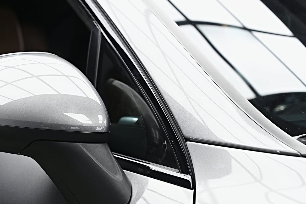 Porsche Cayenne 漆面鍍膜完工與細節實拍 第 4 張（共 7 張）——捷匠淡水旗艦店施工實錄