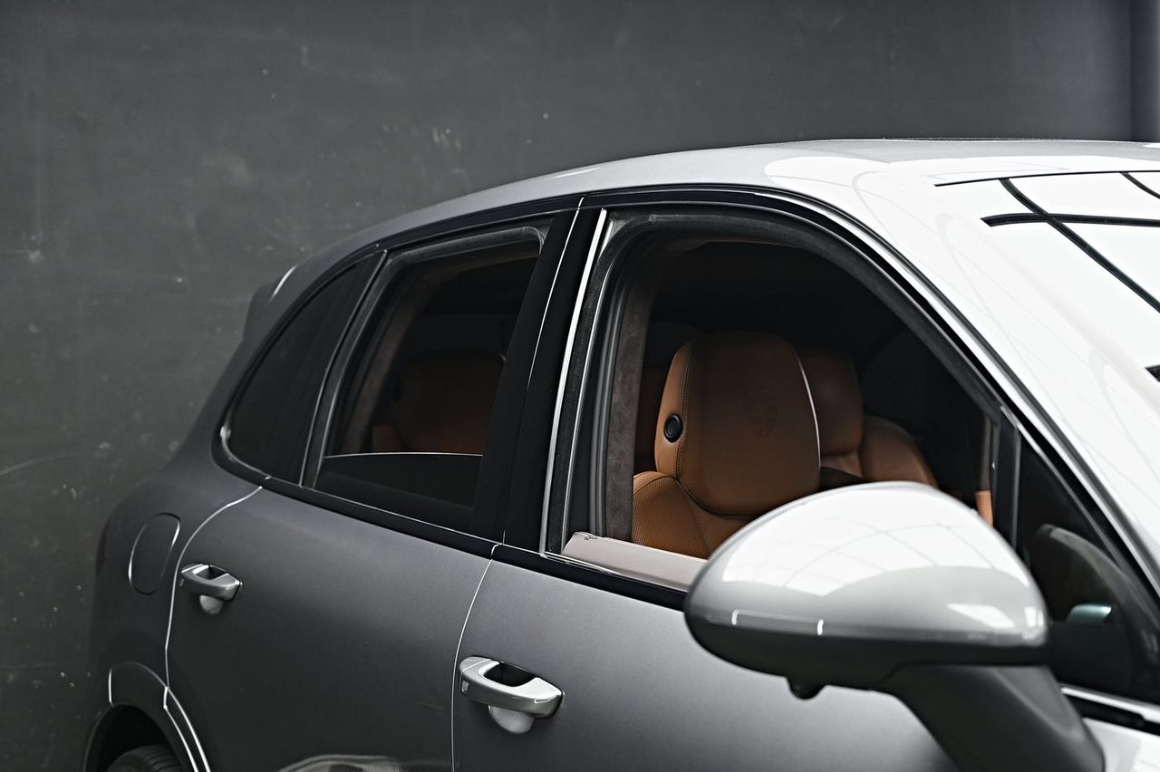 Porsche Cayenne 漆面鍍膜完工與細節實拍 第 7 張（共 7 張）——捷匠淡水旗艦店施工實錄