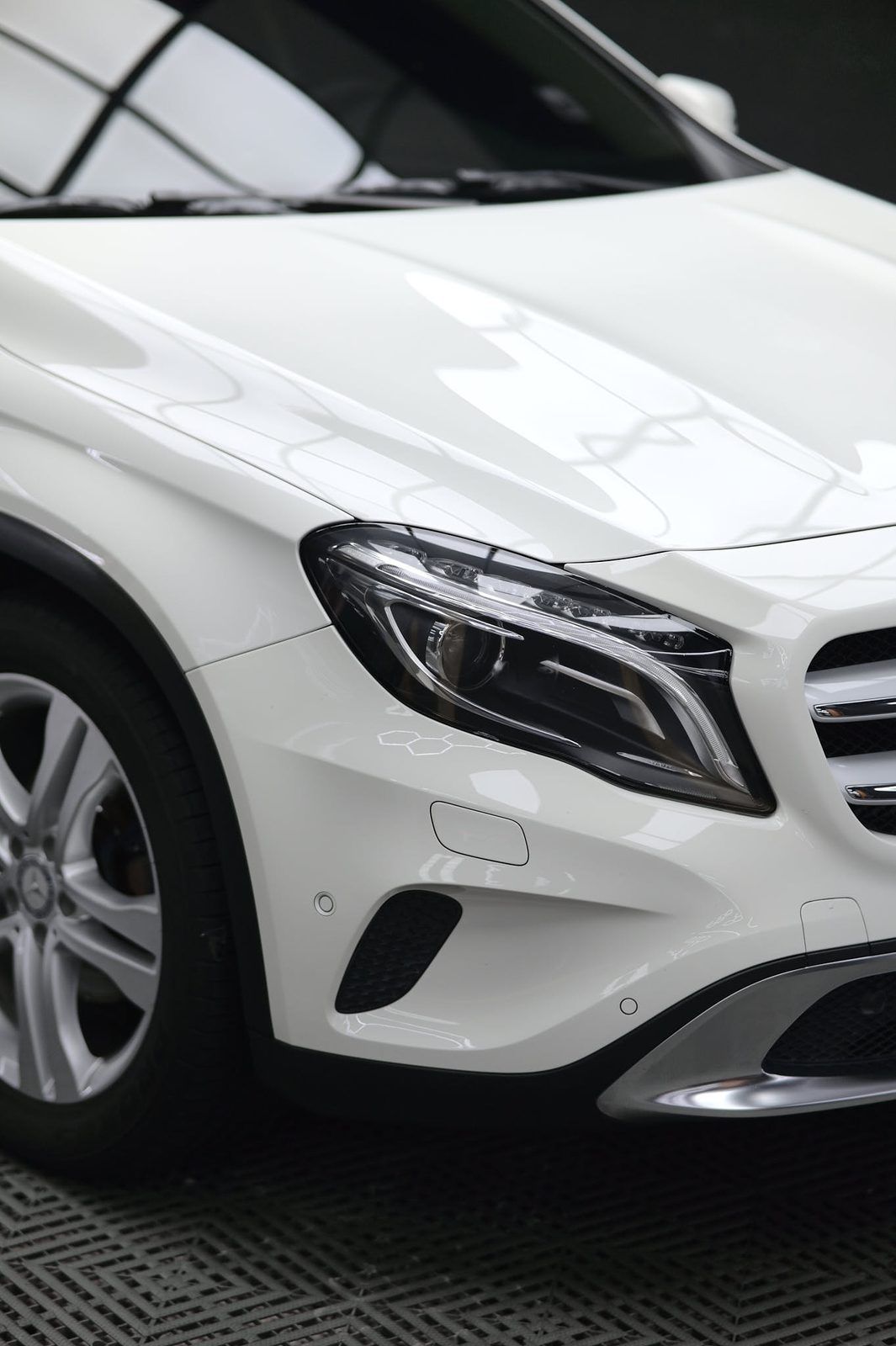 Mercedes-Benz GLA 拋光與漆面修復完工與細節實拍 第 4 張（共 7 張）——捷匠淡水旗艦店施工實錄