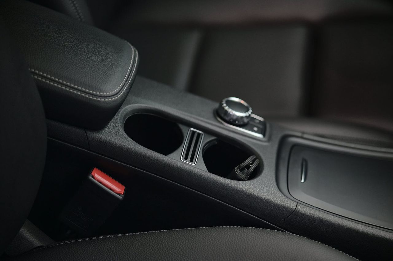 Mercedes-Benz GLA 拋光與漆面修復完工與細節實拍 第 6 張（共 7 張）——捷匠淡水旗艦店施工實錄
