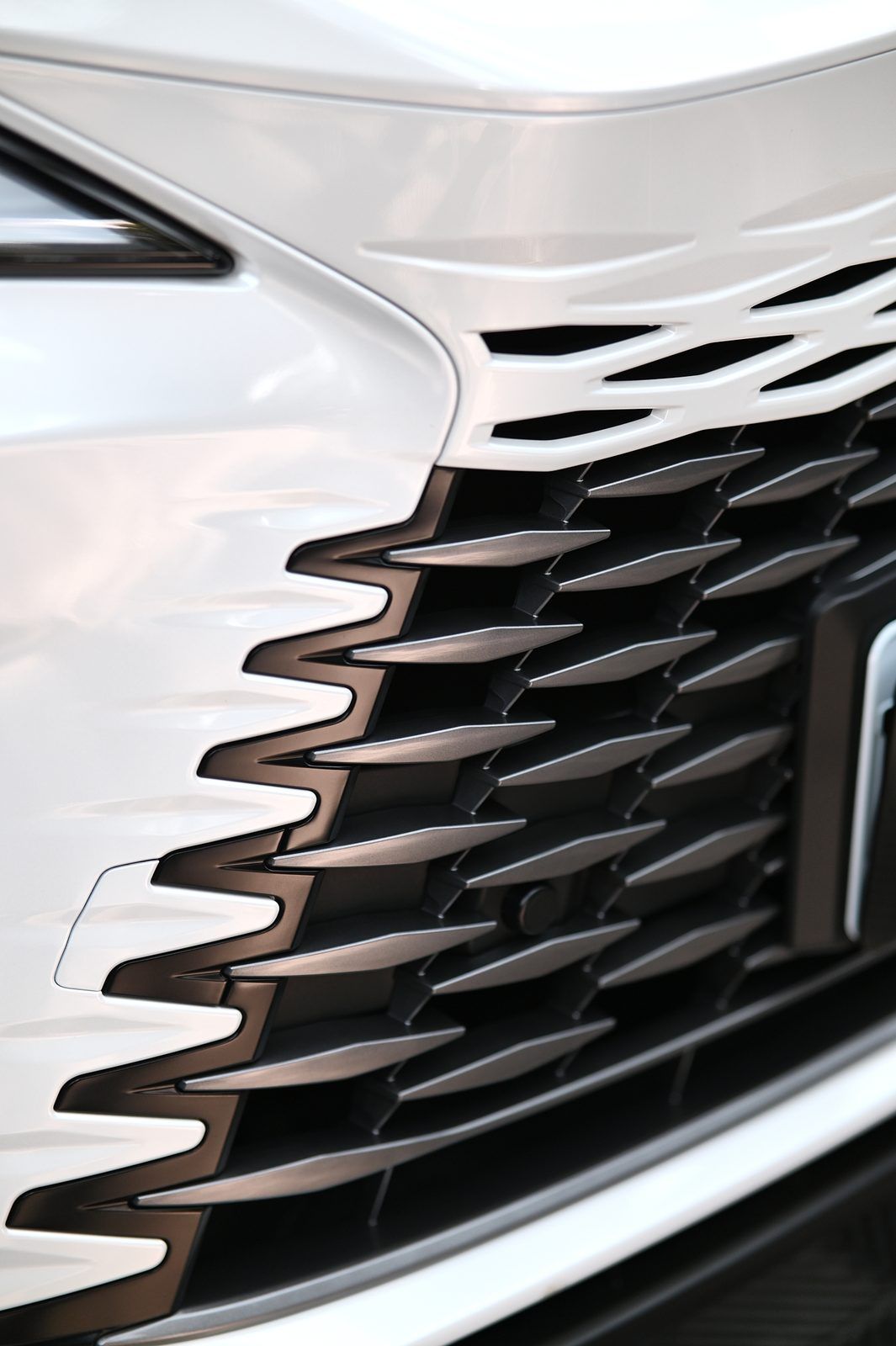 Lexus RX 拋光與鍍膜完工與細節實拍 第 6 張（共 7 張）——捷匠淡水旗艦店施工實錄