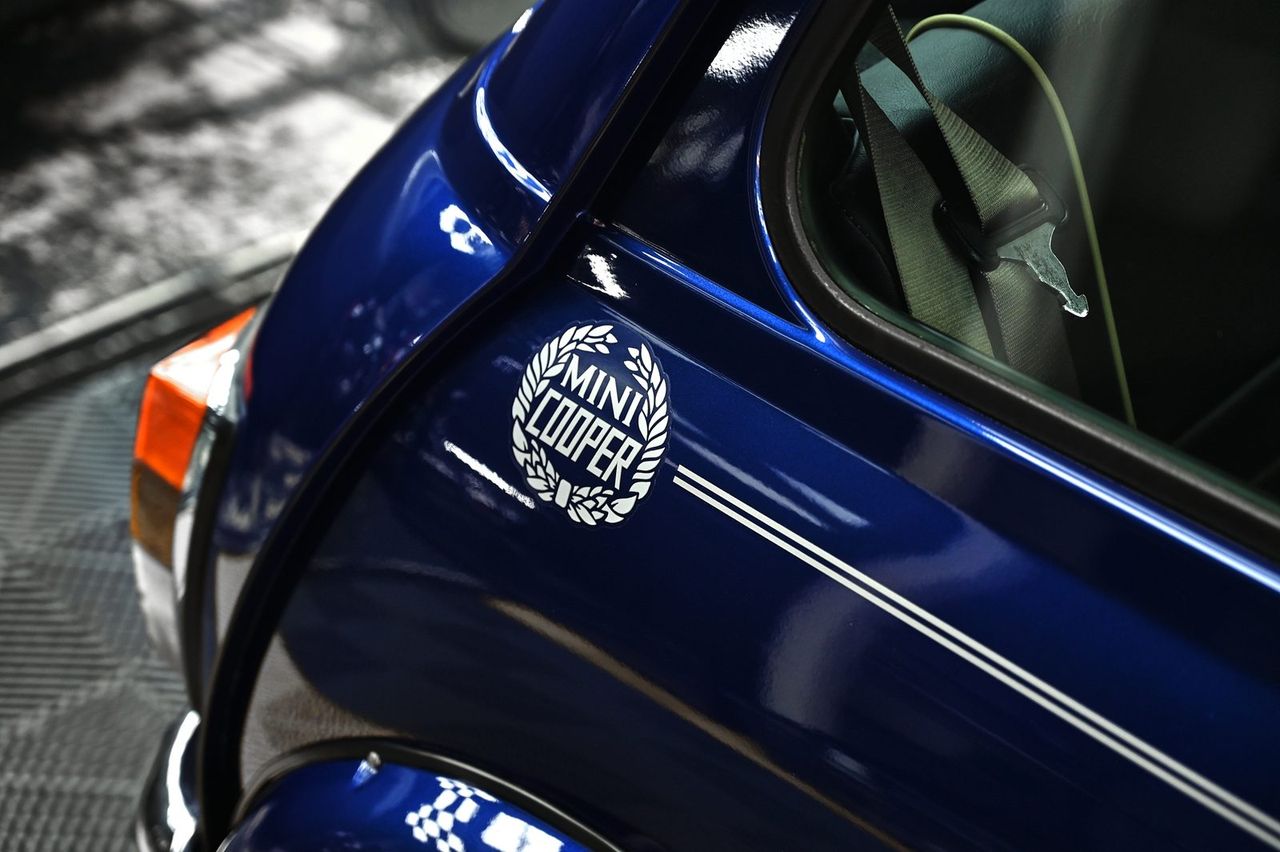 Mini Cooper 拋光與鍍膜完工與細節實拍 第 5 張（共 7 張）——捷匠淡水旗艦店施工實錄