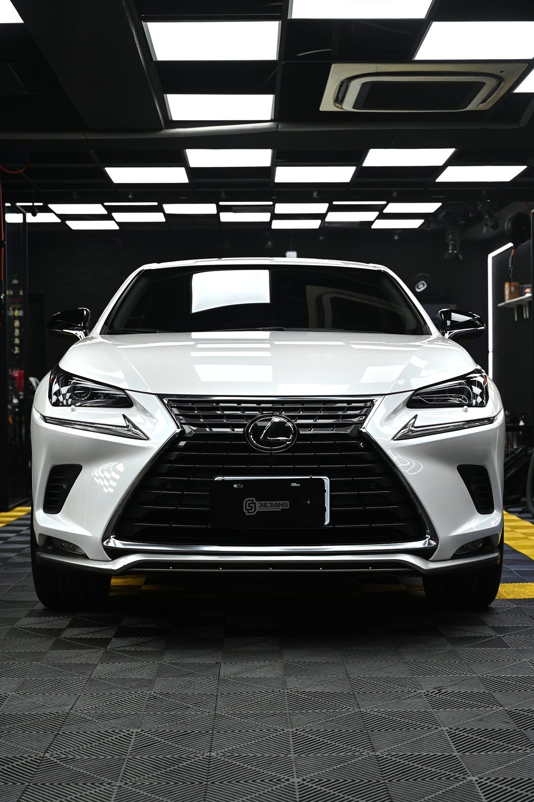 Lexus NX 拋光與鍍膜完工與細節實拍 第 3 張（共 7 張）——捷匠淡水旗艦店施工實錄