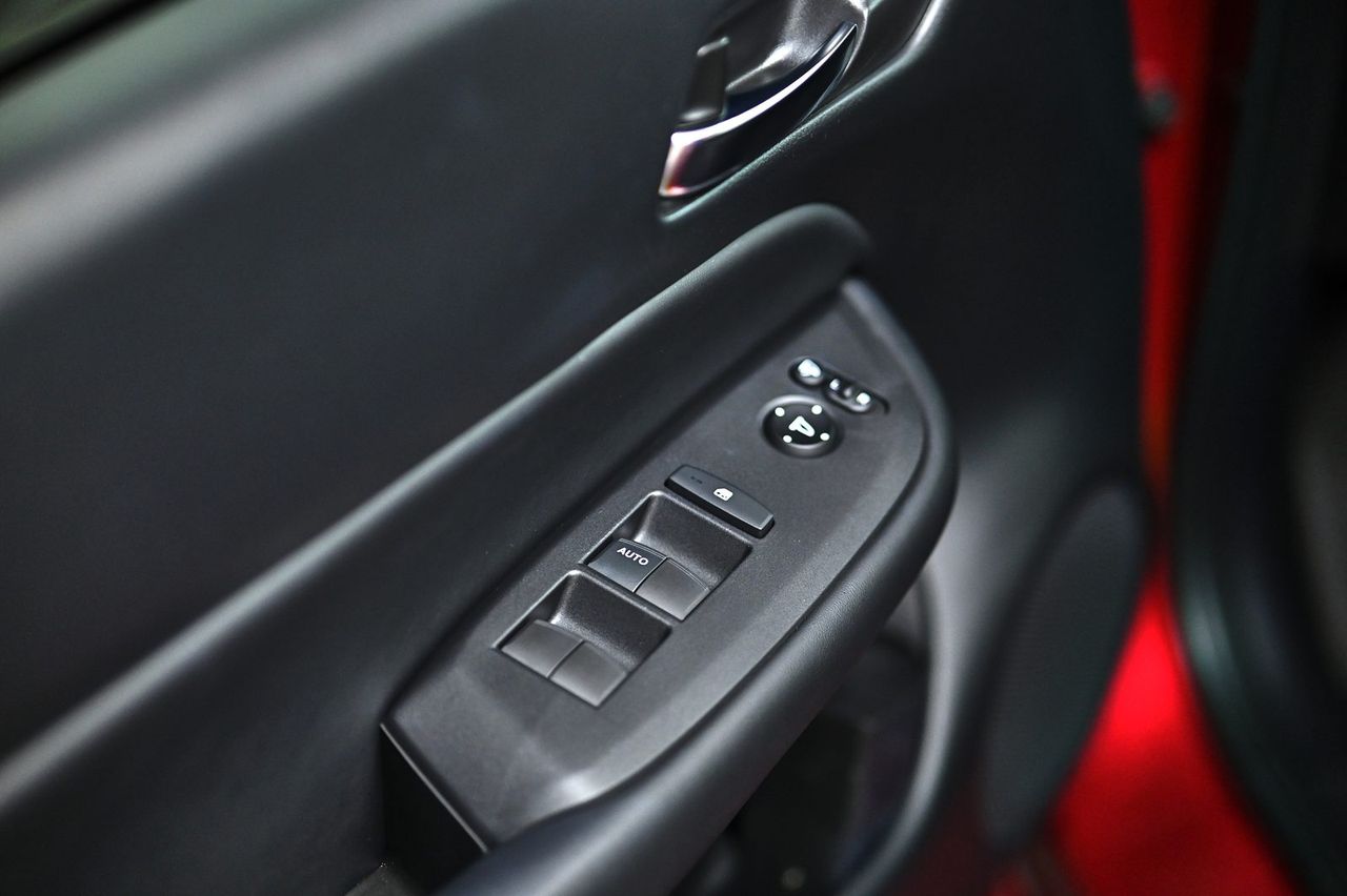 Honda Fit 拋光與鍍膜完工與細節實拍 第 7 張（共 7 張）——捷匠淡水旗艦店施工實錄