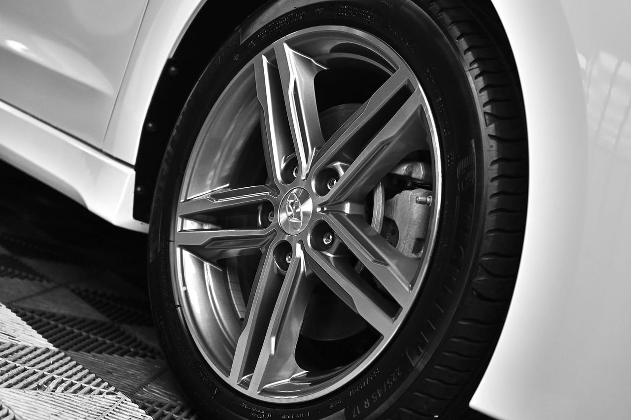 Hyundai Elantra 拋光與鍍膜完工與細節實拍 第 7 張（共 7 張）——捷匠淡水旗艦店施工實錄