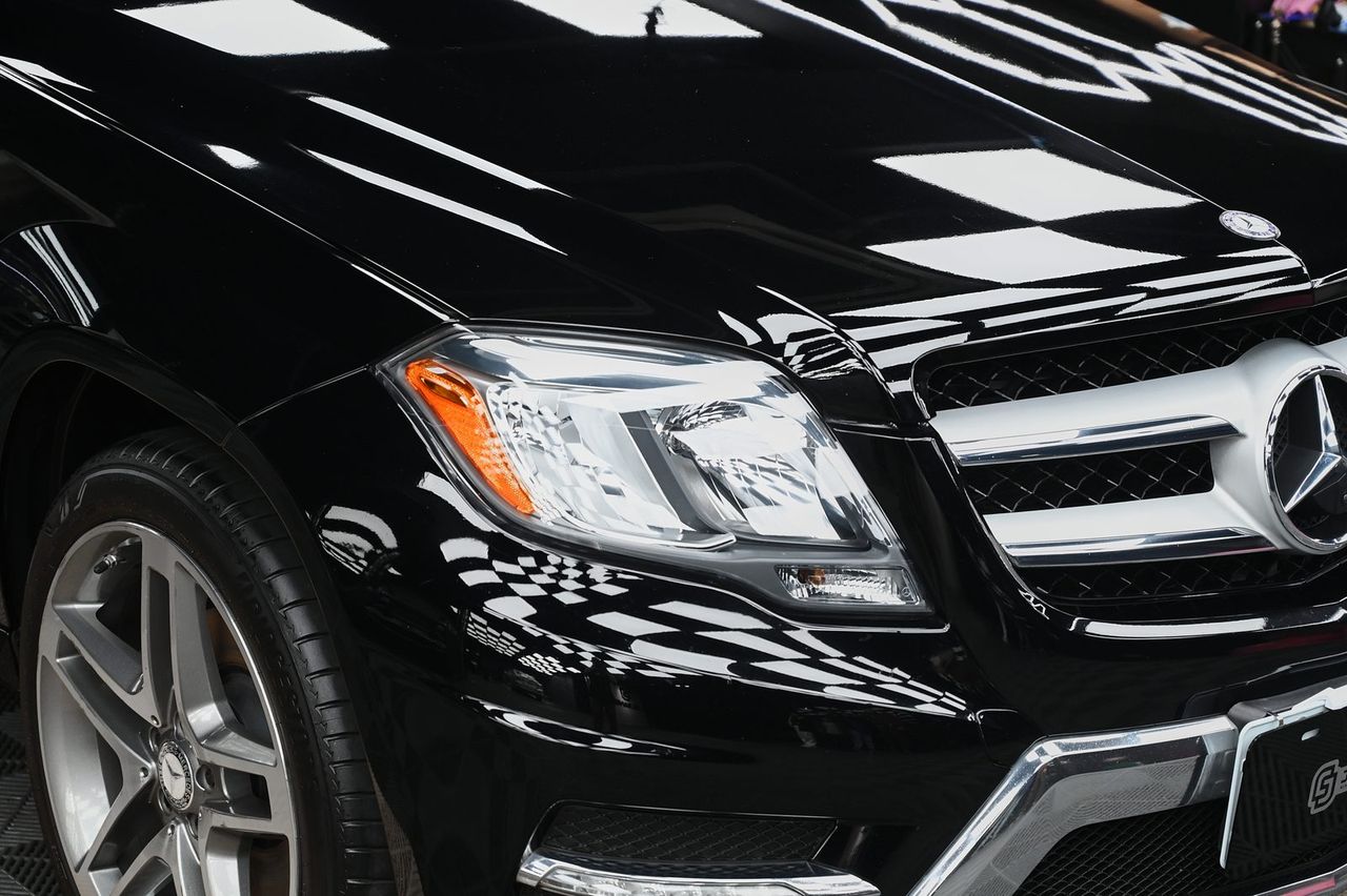 Mercedes-Benz GLK 350 拋光與鍍膜完工與細節實拍 第 2 張（共 7 張）——捷匠淡水旗艦店施工實錄