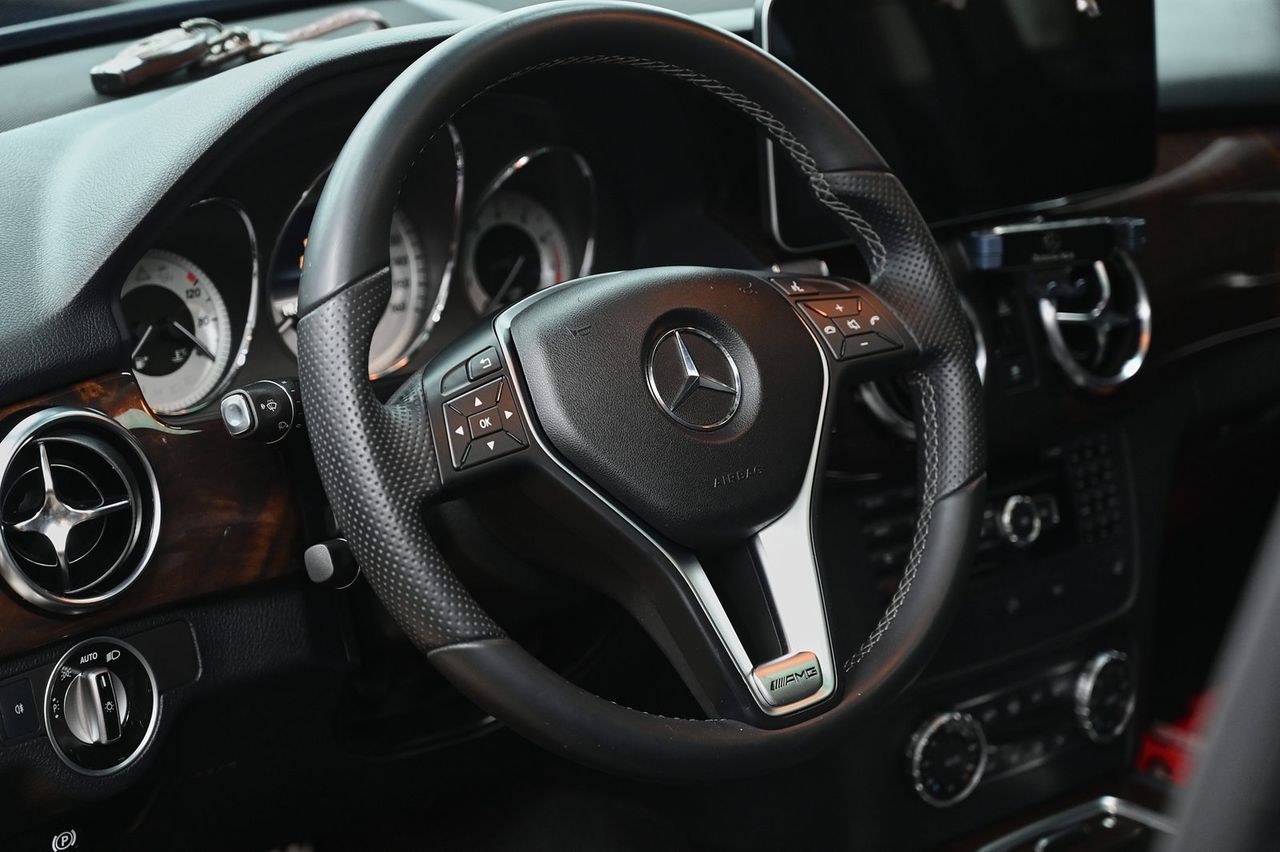 Mercedes-Benz GLK 350 拋光與鍍膜完工與細節實拍 第 7 張（共 7 張）——捷匠淡水旗艦店施工實錄