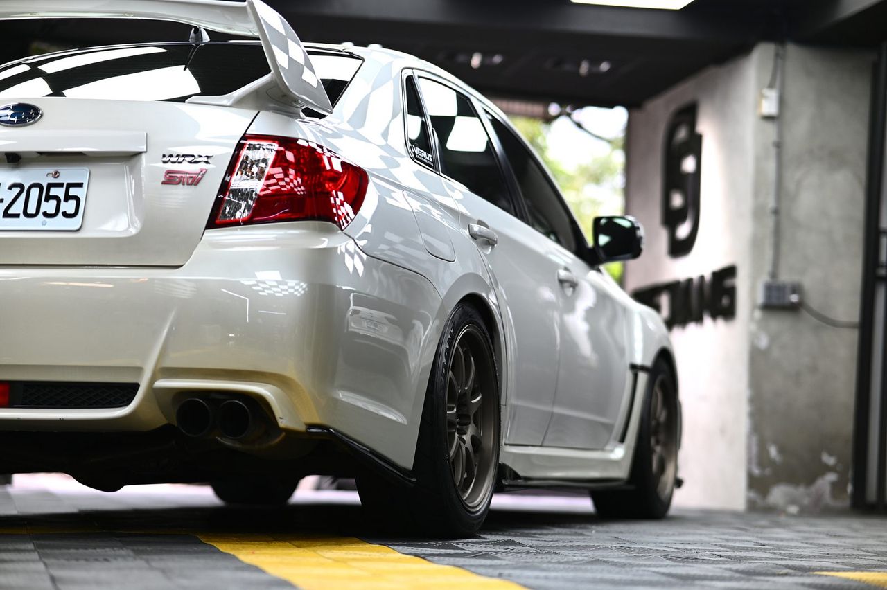 Subaru WRX STI 拋光與鍍膜完工與細節實拍 第 1 張（共 7 張）——捷匠淡水旗艦店施工實錄